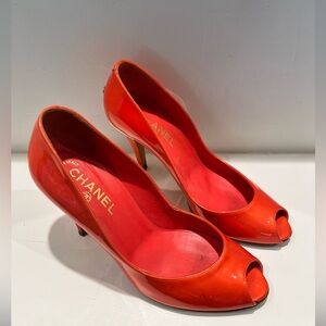 Chanel orange patent leather heels size 40